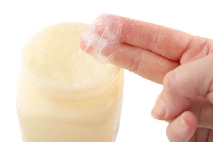 वैसलीन पेट्रोलियम जैली दे डायपर रैश में आराम - vaseline prevents diaper rash